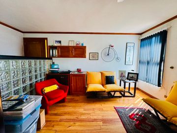Casa en Venta con Estacionamiento y Jardín junto al Club de Golf las Fuentes