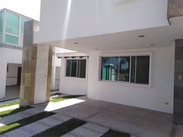 CASA VENTA ATLIXCO, FRACC CORTIJO LOS SOLES!!