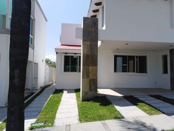 CASA VENTA ATLIXCO, FRACC CORTIJO LOS SOLES!!