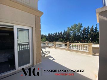 Casa en venta, 9 ambientes. Terralagos, Canning