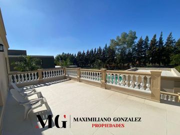 Casa en venta, 9 ambientes. Terralagos, Canning