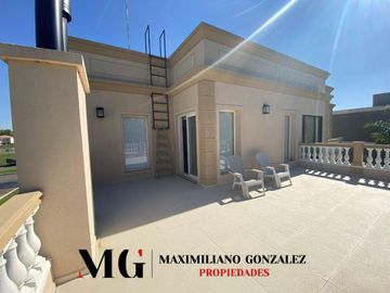 Casa en venta, 9 ambientes. Terralagos, Canning