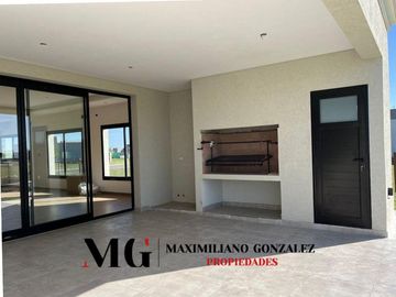 Casa en  venta, 4 ambientes - San Felipe