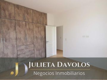 Casa en Venta 6 ambientes Barrio El Canton Norte a la laguna y con pileta
