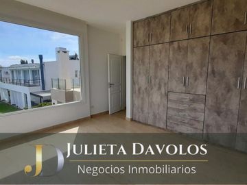 Casa en Venta 6 ambientes Barrio El Canton Norte a la laguna y con pileta