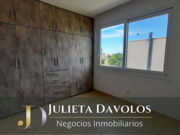 Casa en Venta 6 ambientes Barrio El Canton Norte a la laguna y con pileta