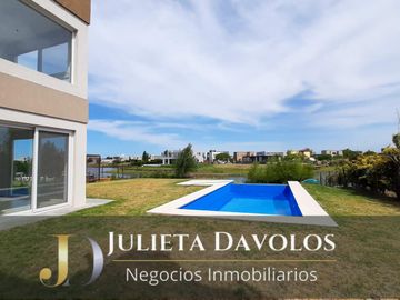 Casa en Venta 6 ambientes Barrio El Canton Norte a la laguna y con pileta
