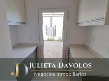 Casa en Venta 6 ambientes Barrio El Canton Norte a la laguna y con pileta