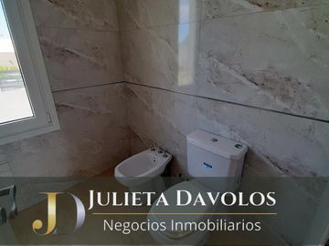 Casa en Venta 6 ambientes Barrio El Canton Norte a la laguna y con pileta