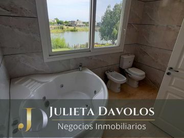 Casa en Venta 6 ambientes Barrio El Canton Norte a la laguna y con pileta