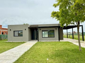 Venta casa a estrenar San Sebastián Area 13 con 3 dormitorios