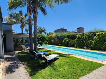 Casa en Venta - Barrio cerrado Funes Hills Cadaques