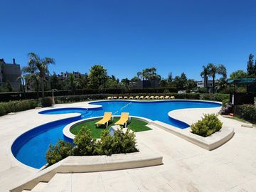 Casa en Venta - Barrio cerrado Funes Hills Cadaques