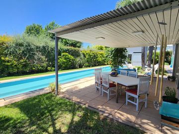 Casa en Venta - Barrio cerrado Funes Hills Cadaques