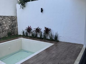 Casa en venta 3 habitaciones en Temozón Norte, Mérida