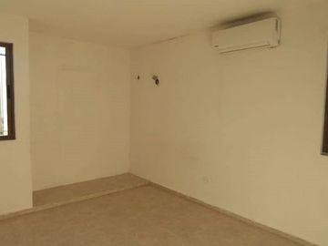 Casa en venta en avenida ideal para negocio en Las Americas, Merida Yucatan