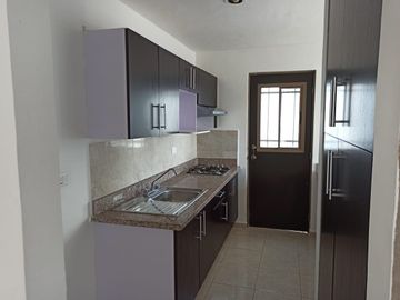 Casa en venta en avenida ideal para negocio en Las Americas, Merida Yucatan