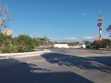 Casa en venta en avenida ideal para negocio en Las Americas, Merida Yucatan