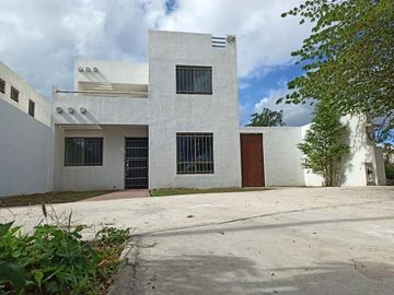 Casa en venta en avenida ideal para negocio en Las Americas, Merida Yucatan