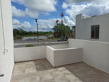 Casa en venta en avenida ideal para negocio en Las Americas, Merida Yucatan