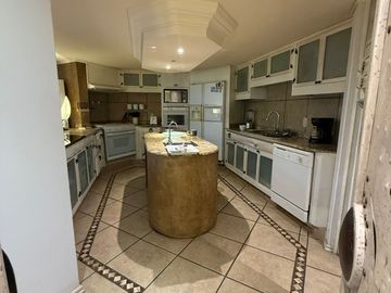 HERMOSA CASA EN VENTA CERCA DE CLUB DE GOLF BELLAVISTA