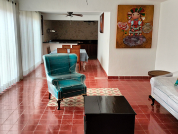 La Casa  del Árbol Club de Golf La Ceiba Recién Remodelada .