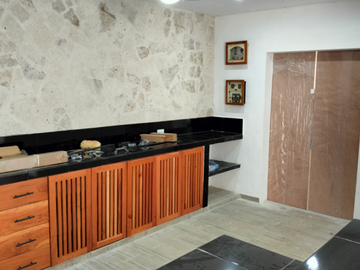 La Casa  del Árbol Club de Golf La Ceiba Recién Remodelada .