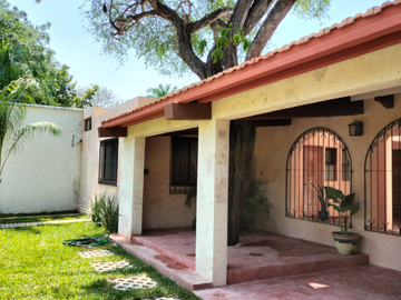 La Casa  del Árbol Club de Golf La Ceiba Recién Remodelada .