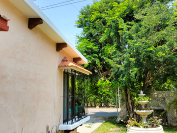 La Casa  del Árbol Club de Golf La Ceiba Recién Remodelada .