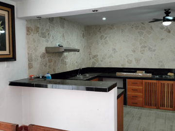 La Casa  del Árbol Club de Golf La Ceiba Recién Remodelada .