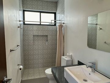 Casa Vanguardia en Venta | 2 Plantas | San José Tulipanes | Mérida Yucatán.