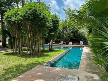 Casa Vanguardia en Venta | 2 Plantas | San José Tulipanes | Mérida Yucatán.