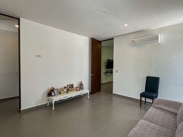 Casa Vanguardia en Venta | 2 Plantas | San José Tulipanes | Mérida Yucatán.