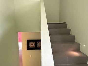 Casa Vanguardia en Venta | 2 Plantas | San José Tulipanes | Mérida Yucatán.