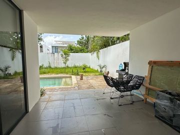 Casa Vanguardia en Venta | 2 Plantas | San José Tulipanes | Mérida Yucatán.
