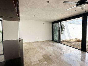 Casa en Venta en Privada Zendera Conkal.