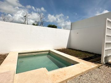 Casa en Venta en Privada Zendera Conkal.