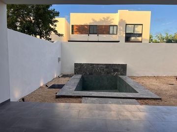 Casa en Venta en privada Parque Natura en Cholul, Mérida Yucatán..