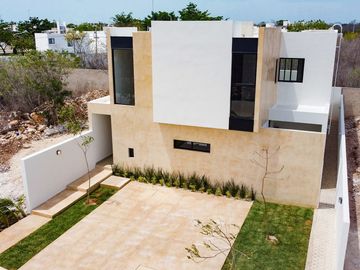 Casa en Venta en residencial Plenum en Cholul en Mérida Yucatán.