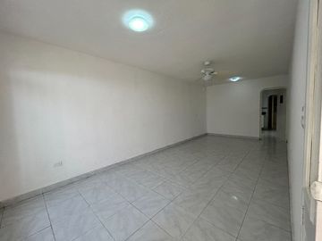Casa en Venta de una planta en esquina en Colonia Bojórquez en Mérida Yucatán.