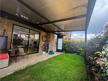 Vendo casa campestre  de dos niveles en cajica con club House.
