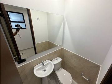 SE VENDE O SE RENTA CASA EN UNIDAD CERRADA EN LA CEJA INMUEBLE DE LUJO