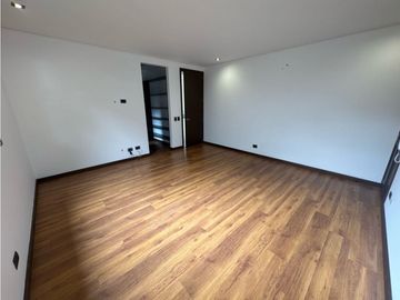 SE VENDE O SE RENTA CASA EN UNIDAD CERRADA EN LA CEJA INMUEBLE DE LUJO