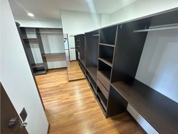 SE VENDE O SE RENTA CASA EN UNIDAD CERRADA EN LA CEJA INMUEBLE DE LUJO