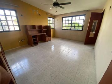 Casa en esquina en venta en Jardines de Mérida