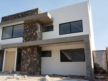 Se Vende Preciosa Residencia de Autor en Lomas de Juriquilla, 4 Niveles, ÚNICA !