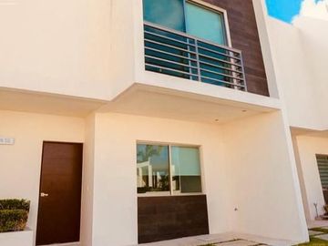 3-Bedroom House in Long Island Gated Community CANCUN, MEXICO