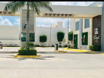3-Bedroom House in Long Island Gated Community CANCUN, MEXICO