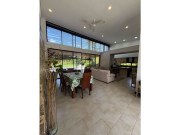 Casa campestre via la tebaida/ conjunto exclusivo del Quindio