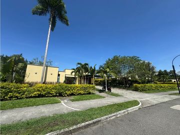 Casa campestre via la tebaida/ conjunto exclusivo del Quindio